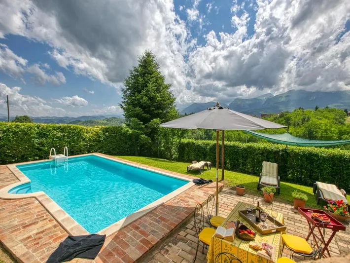 Chalet para 8 personas, con jardín y piscina, Se admiten mascotas - 1