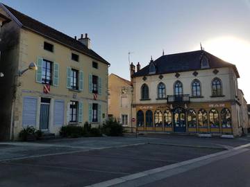 Gîte pour 4 personnes, avec terrasse à Laignes