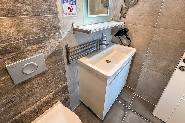 Entire apartment, Dream Penthouse C6 with Sea Views, Pool Access & a Private Balcony in Kusadasi, Turkish Aegean