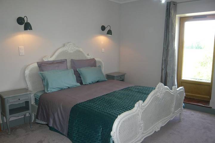 Gîte pour 2 personnes, avec terrasse ainsi que jardin et piscine à Boisse - 4