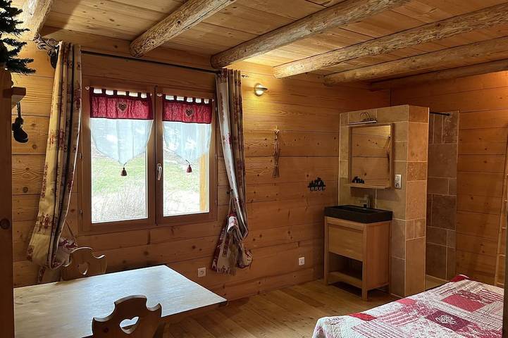 Gîte pour 12 personnes, avec jardin à Montcel - 4