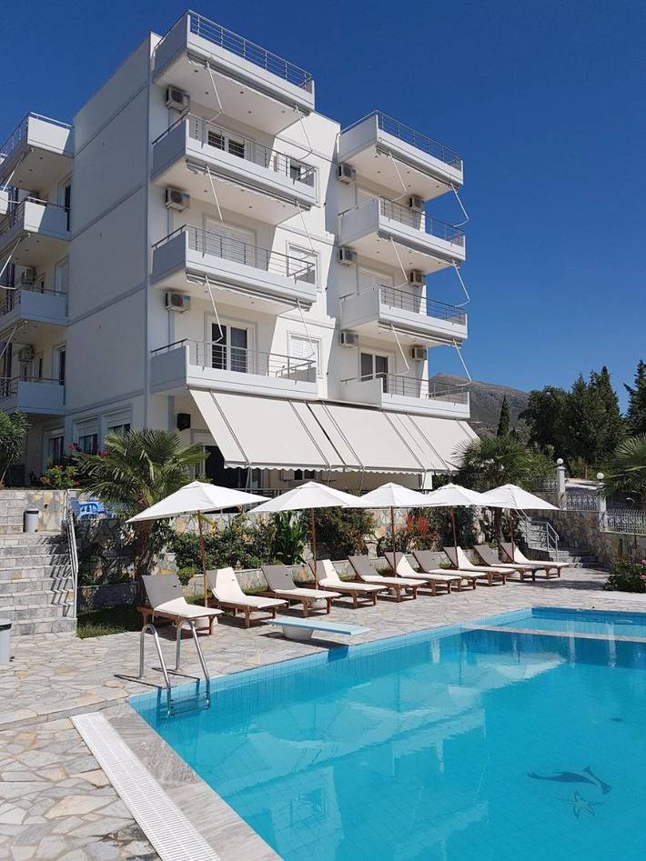 Chambre d’hôte pour 2 personnes, avec Balcon et Terrasse ainsi que Jardin et Bassin pour enfant à Himarë