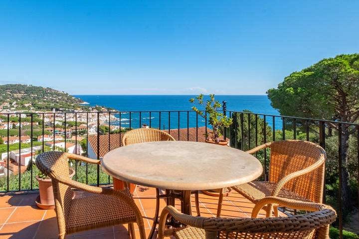 Apartamento de vacaciones para 6 personas, con terraza además de piscina y vistas al mar - 1