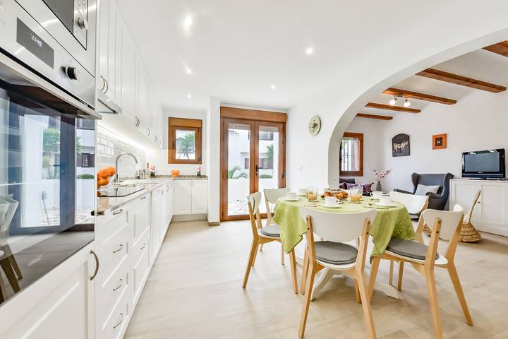 Bungalow für 6 Personen, mit Pool und Garten sowie Terrasse, mit Haustier an der Costa Blanca