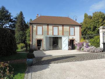 Gîte pour 2 personnes, avec jardin et vue à Toucy