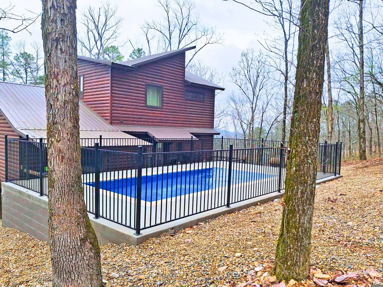 Entire studio, Three Bears Hideout – Luxury Mountain Cabin Getaway for Families & Groups in Gunnison County