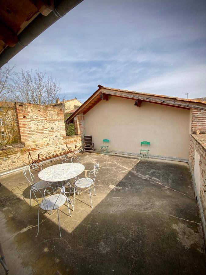 Appartement entier, Appartement de vacances pour 2 personnes avec terrasse in Carbonne, Haute-Garonne