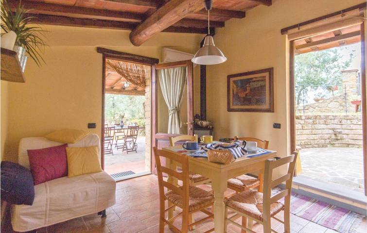 Location de vacances pour 3 personnes, avec terrasse ainsi que piscine et jardin à Vinci - 3