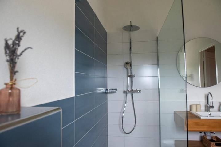 Hôtel pour 2 personnes, avec terrasse et piscine ainsi que jardin et vue à Vagnas - 2