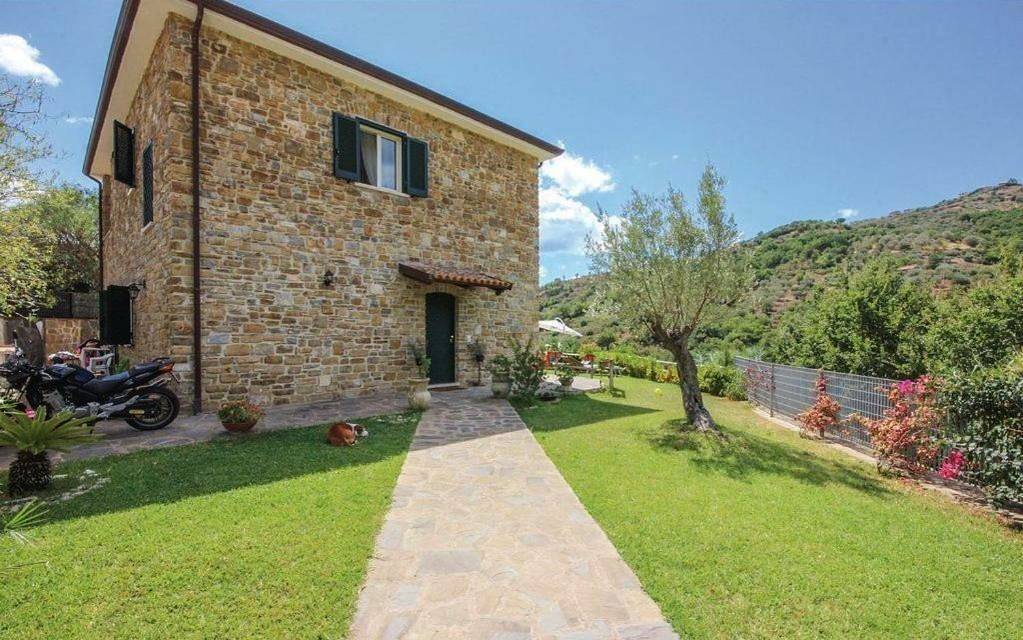 Villa Edda residenza con piscina in Perdifumo, Cilento Coast