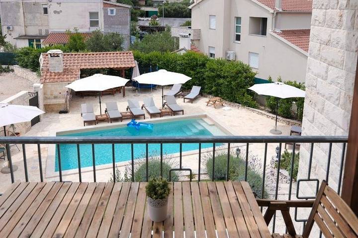 Ganze Wohnung, 2-Zimmer-Ferienwohnung mit Balkon und Meerblick Brodarica, Sibenik A-25027-c in Brodarica, Šibenik-Knin