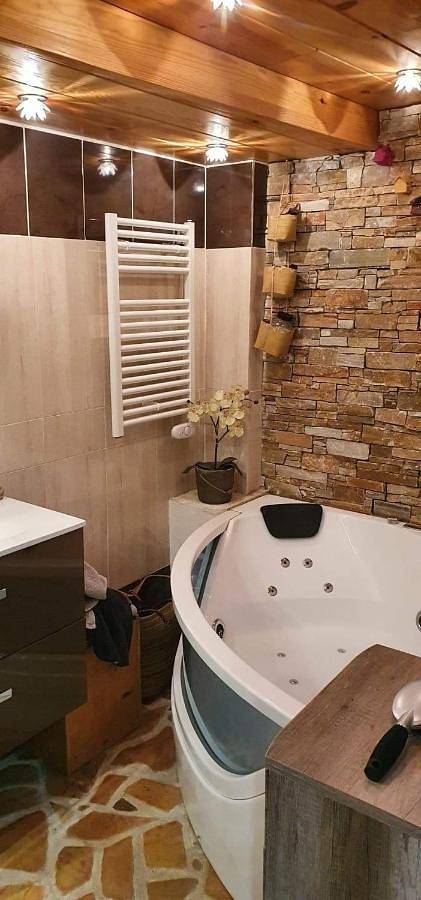 Gîte pour 2 personnes, avec Jacuzzi ainsi que Jardin et Vue dans Col de La Bonette - 2