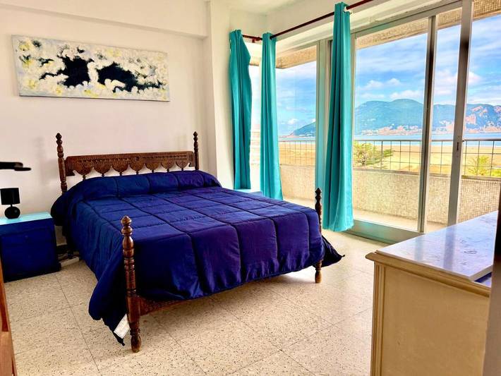 Gîte pour 6 personnes, avec Balcon ainsi que Terrasse et Vue à Laredo