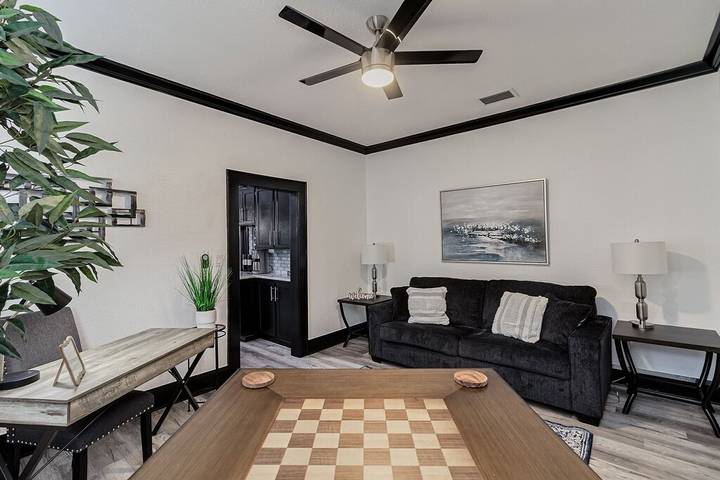 Vacation rental for 10 people, with yard, with pets in Lakeland