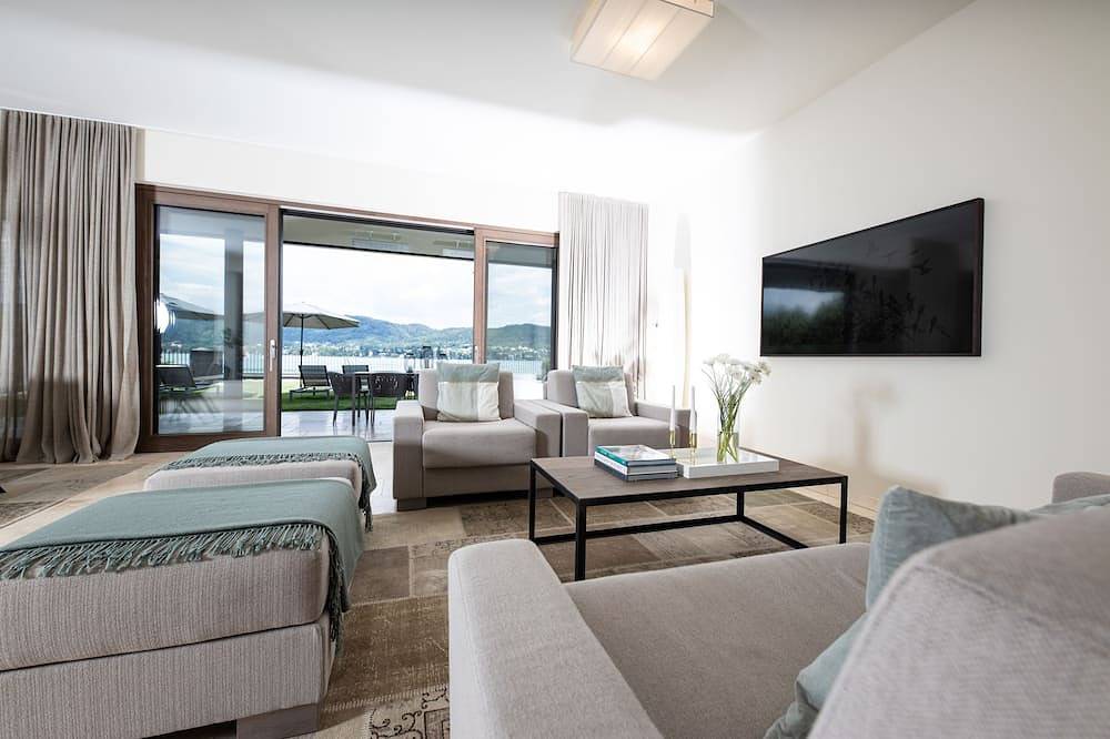 Villa am Wörthersee mit privatem Steg in Maria Wörth, Klagenfurt-Land