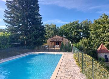 Gîte pour 6 personnes, avec jardin ainsi que terrasse et piscine à Campagnac-lès-Quercy