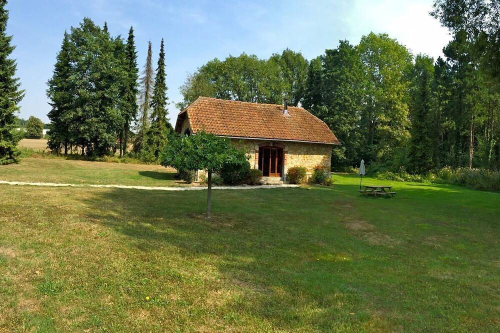 Gîte de la source , c'est la petite maison dans la prairie ! in Chambly, Oise