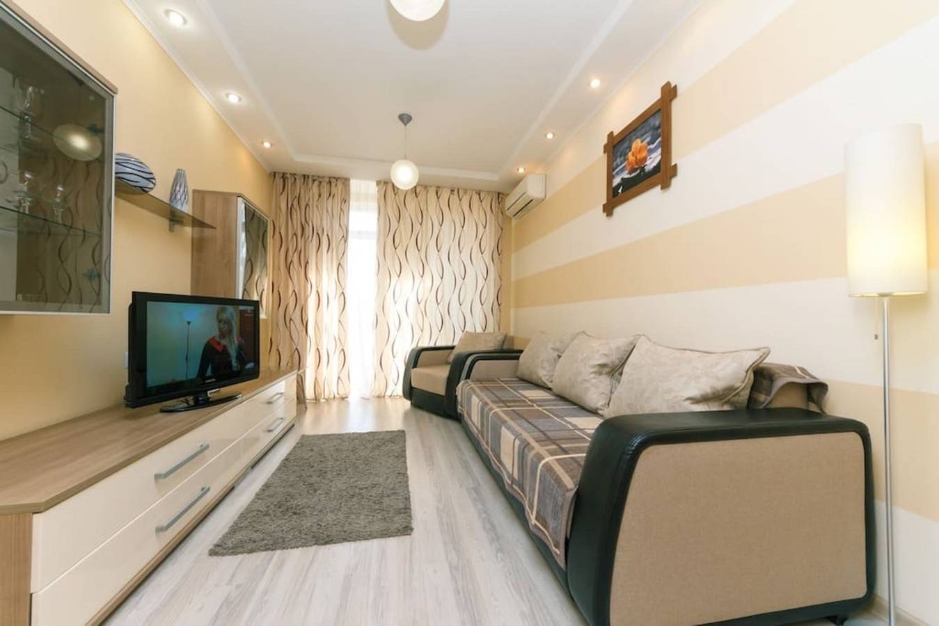 Entire holiday apartment, Two-room. 54 Khreshchatyk St. Centre of Kiev in Kyiv, Shevchenkivskyi district