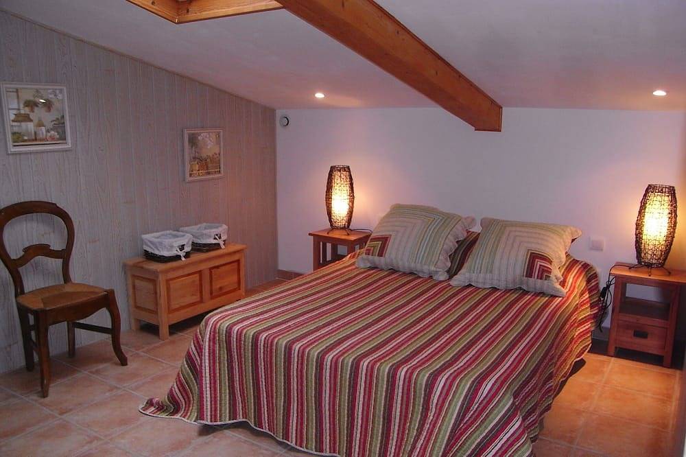 Maison de 175m², piscine privée, chauffée avec abri haut et jardin de 5000m² in Sainte-Sabine-Born, Périgord Pourpre