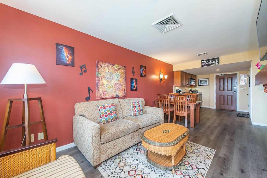 Ganze Wohnung, Sunsets at Mountain Creek. Balcony! Ski in/out, Pool, hot tub, wineries! in Mountain Creek