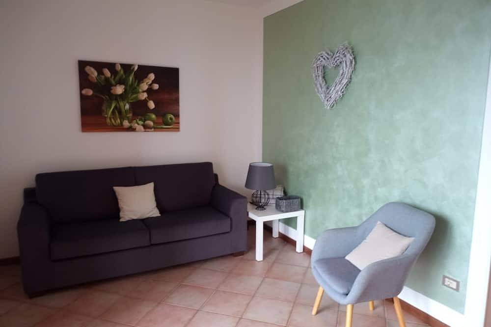 Geheel appartement, Casa Maffei Plus apartment 4, 1st floor, balcony with wonderful lake view, garden in Oldesio, Tignale