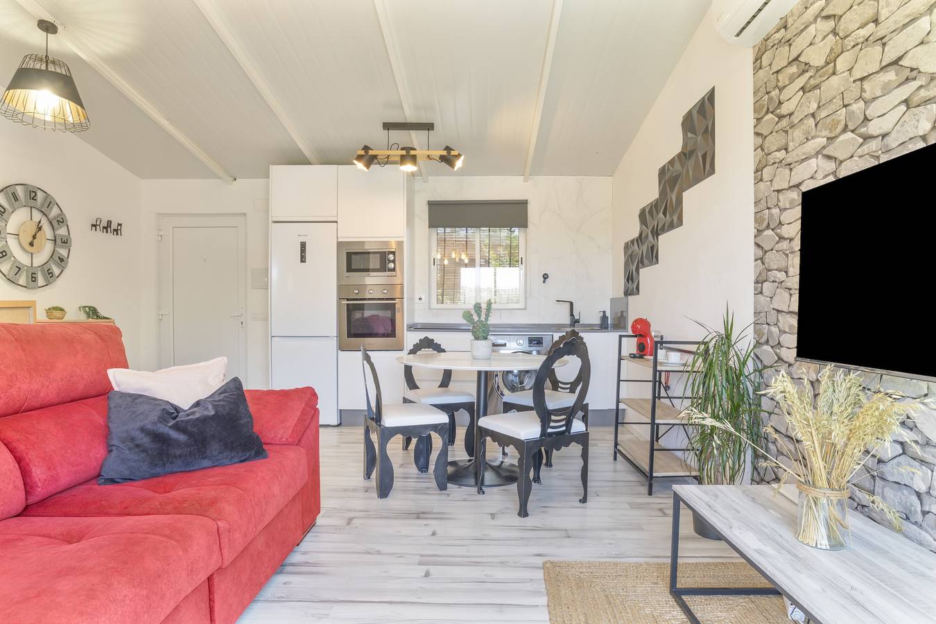 Cottage 'Casita de Ana' con piscina privata, Wi-Fi e aria condizionata in Conil de la Frontera, Costa de la Luz