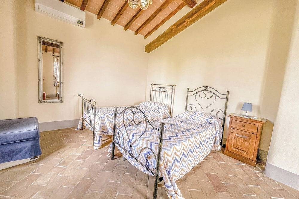 Detached villa with private pool and great panoramic views!! in Montecchio, Provinsen Terni