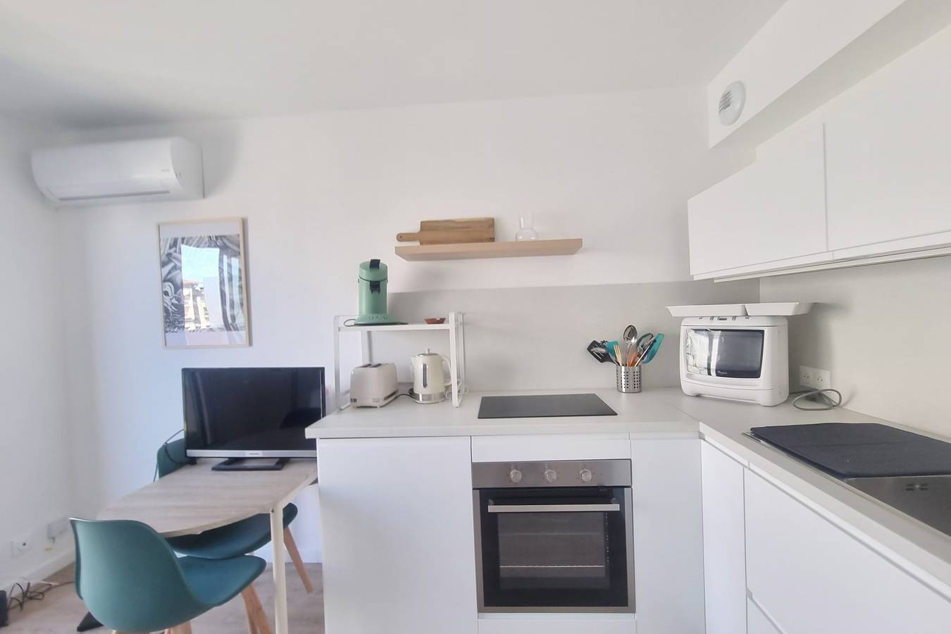 Studio entier, Studio climatisé avec balcon au cœur d'Arcachon in Arcachon, Région d'Arcachon