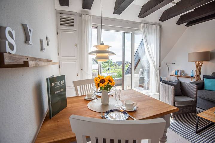 Ganze Wohnung, Gemütliche 2-Zimmer Og-Ferienwohnung auf ca. 45 m² Wohnfläche, für 2 Personen in Wenningstedt, Sylt