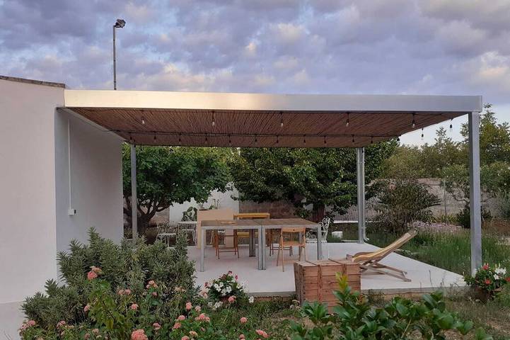 Ferienhaus für 8 Personen, mit Garten in Aradeo
