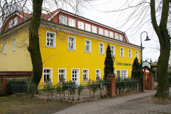 Hotel für 6 Personen, mit Terrasse und Garten in Hohen Neuendorf