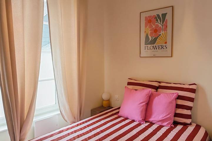 Appartement entier, Suite Bérénice, Rétro pop au cœur de la ville in Landerneau, Région de Brest