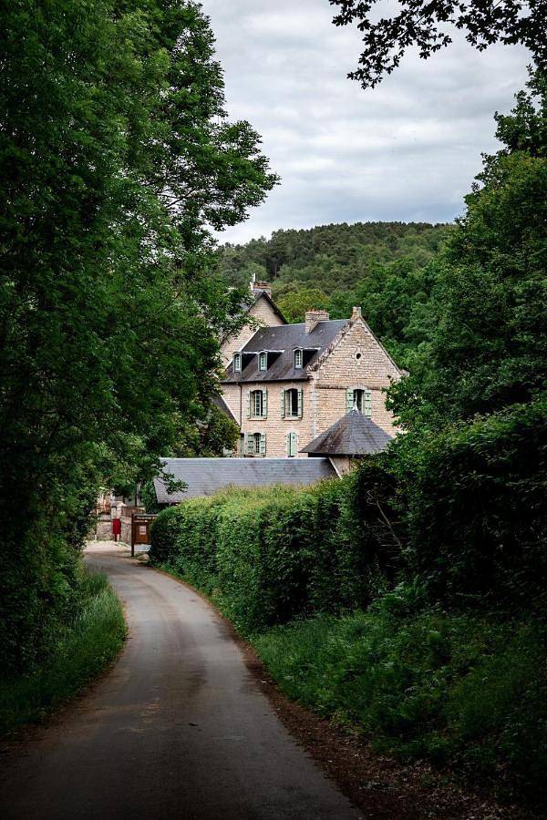 Chambre d’hôte pour 2 personnes, avec Terrasse et Jardin ainsi que Sauna et Vue dans Courcité