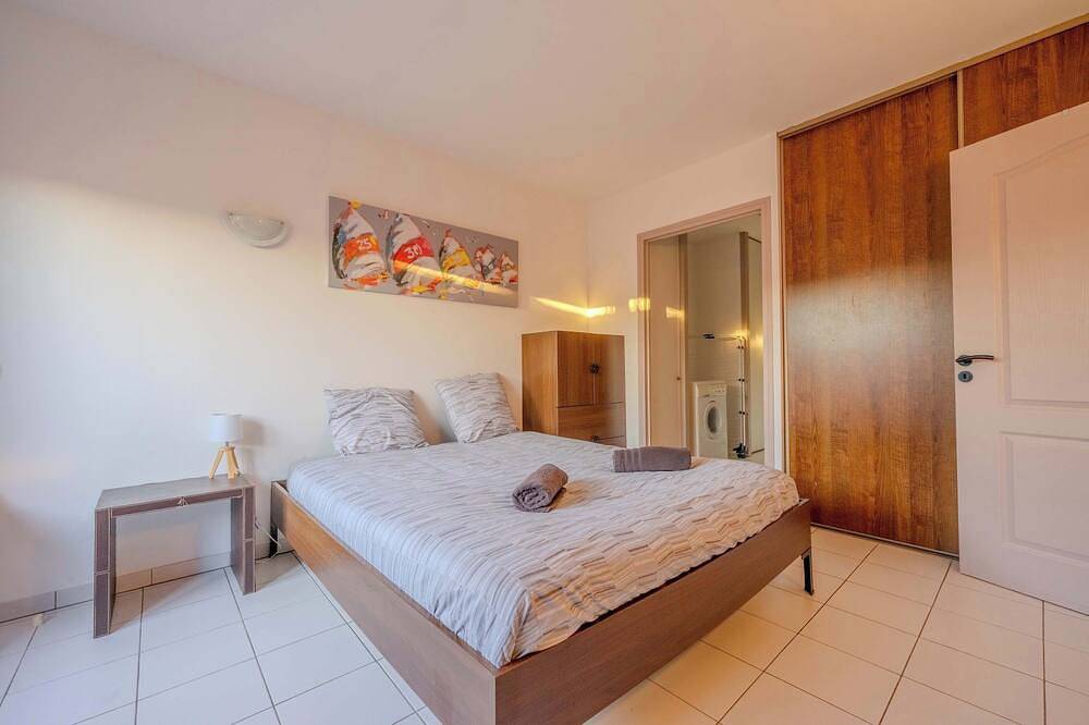 Entire apartment, Dunes Apart-Hotel - Kiwi Residence in Aytré, La Rochelle region