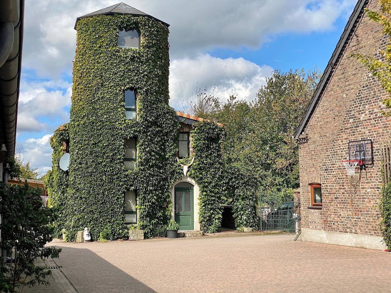 Turm auf altem Bauernhof in Voerde (Niederrhein), Niederrhein