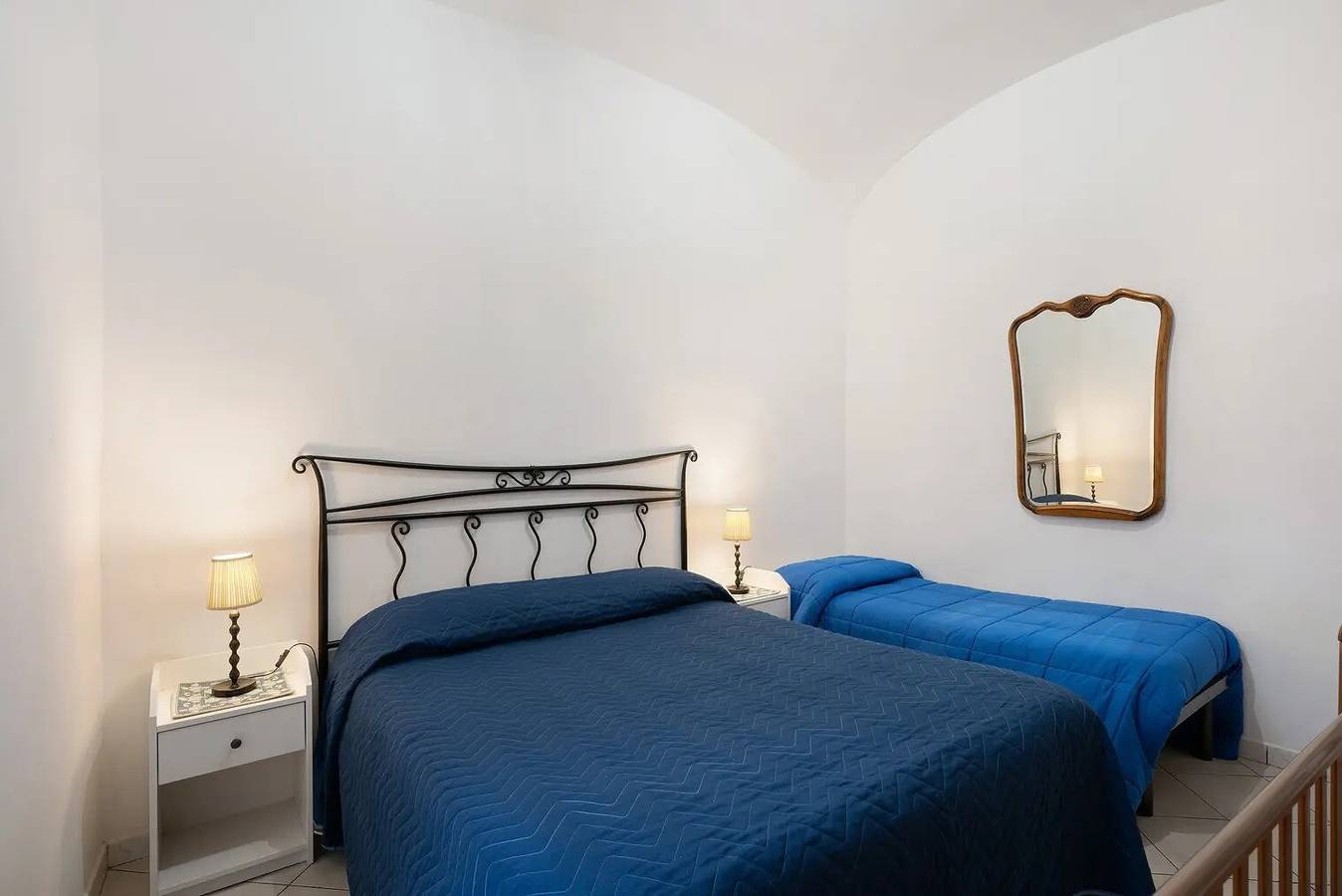 Apartamento entero, Apartamento 'Penisola 2' con terraza compartida, Wi-Fi y aire acondicionado in Vico Equense, Provincia de Nápoles