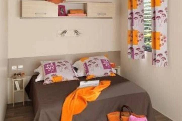 Zecamping 3* piscine chauffée club enfant locatif Tv Bbq 16m2 2 pers in Florac-Trois-Rivières, Cevennen