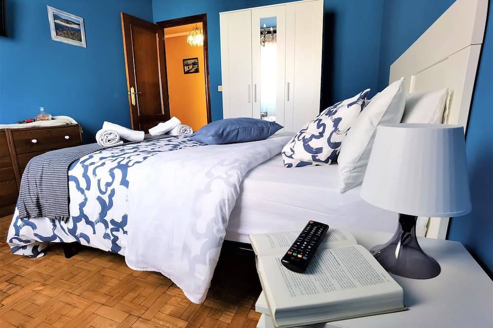 Apartamento entero, Piso Amplio y Luminoso La Pomar (Wifi, mascotas) in La Felguera, Langreo