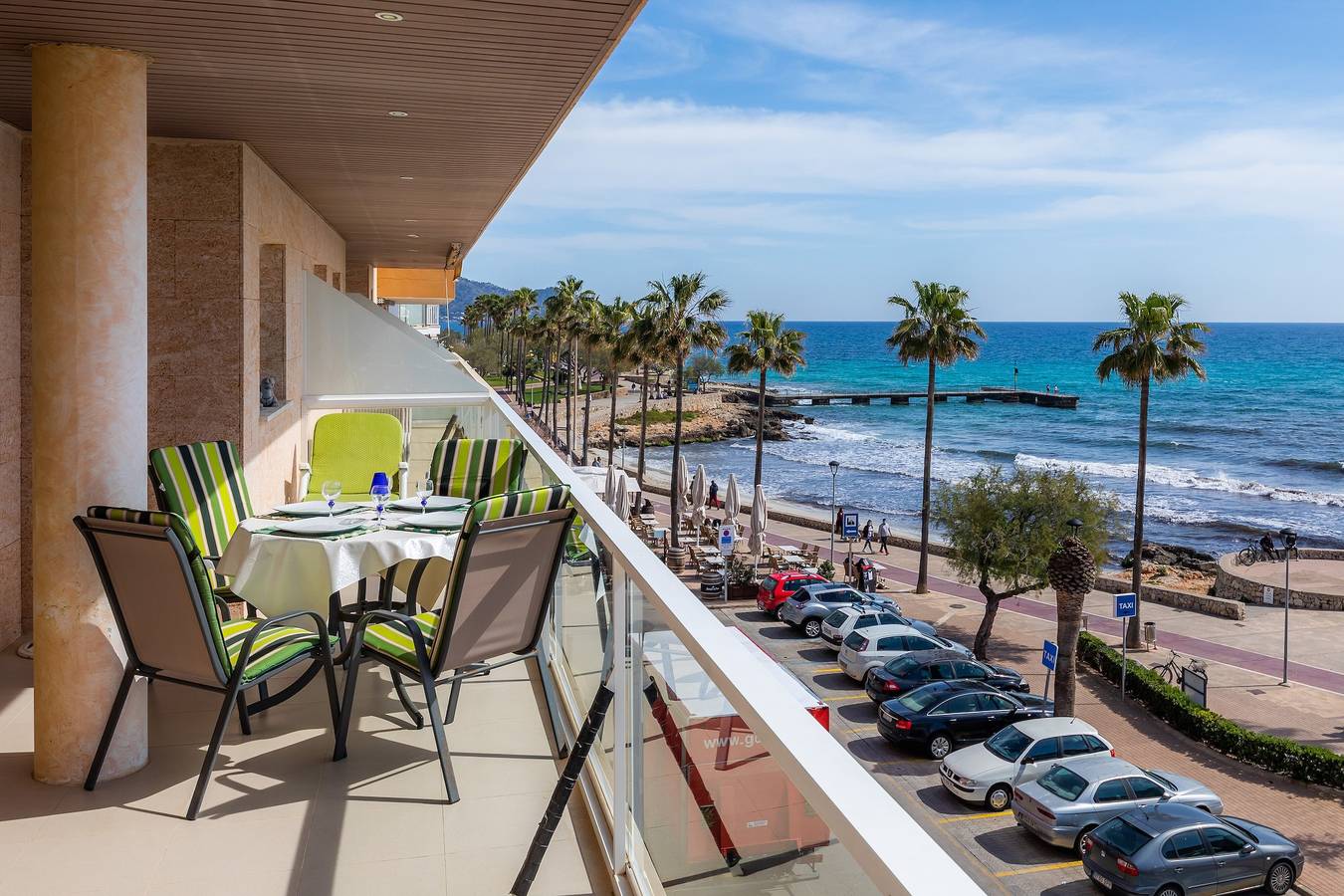Ganze Wohnung, Seafront Apartment "Frente al mar" mit Meerblick, Wlan, Klimaanlage und Terrasse; Parkplatz vorhanden in Cala Millor, Son Servera