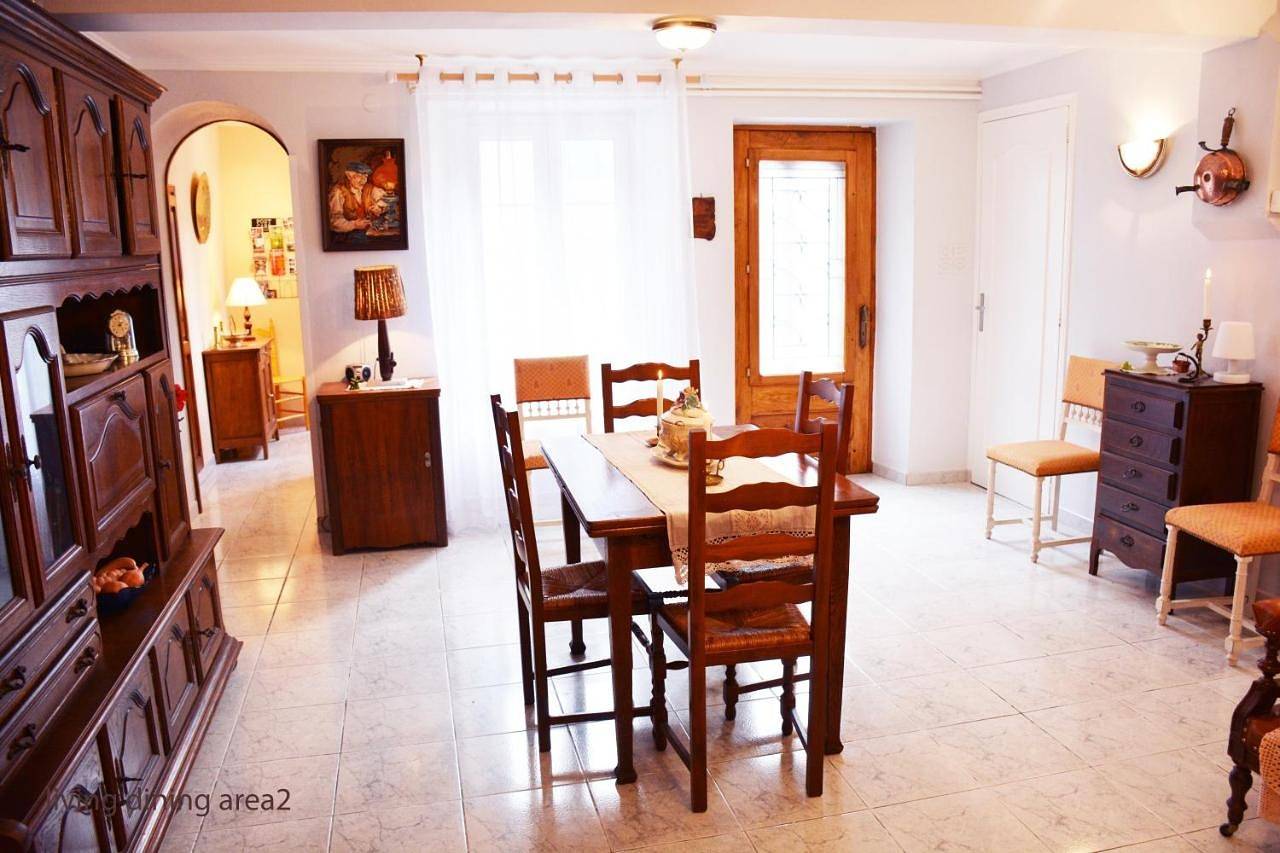 Three-Bedroom House in Cesseras, Région de Béziers