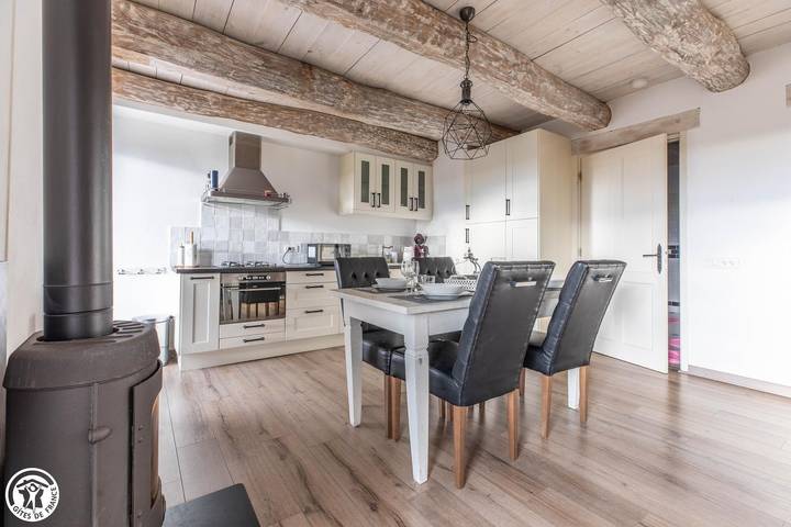 Gîte pour 4 personnes, avec Jacuzzi ainsi que Terrasse et Jardin à Tauves - 3