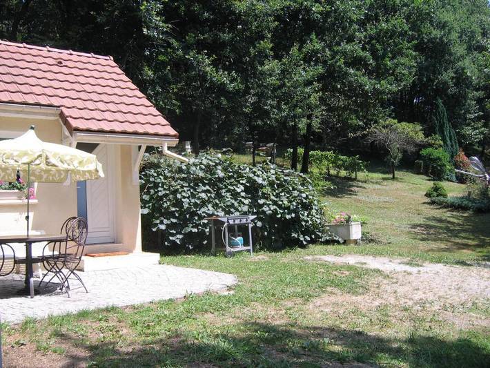 Location de vacances pour 4 personnes, avec jardin ainsi que vue et terrasse à Arthez-de-Béarn - 4