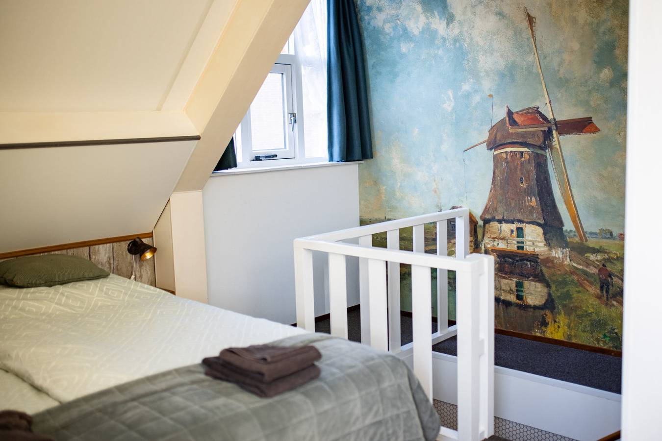 Geheel appartement, Authentiek 2-persoons appartement in Hollandse stijl met Vermeer en uitzicht op de haven in Blokzijl, Nationaal Park Weerribben-Wieden