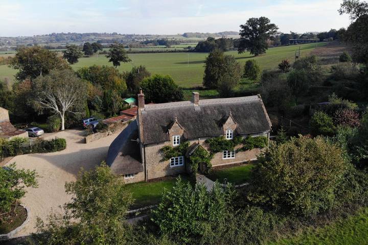 Cottage for 8 people, with garden in Somerset
