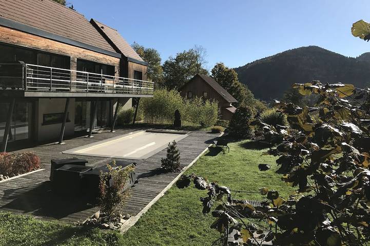 Gîte pour 10 personnes, avec Balcon et Jardin à Husseren-Wesserling