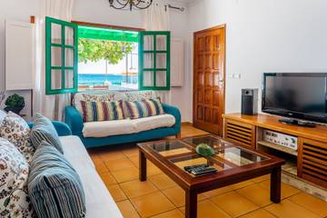 Holiday Rental for 4 People in Honda Beach, San Bartolomé, Photo 2