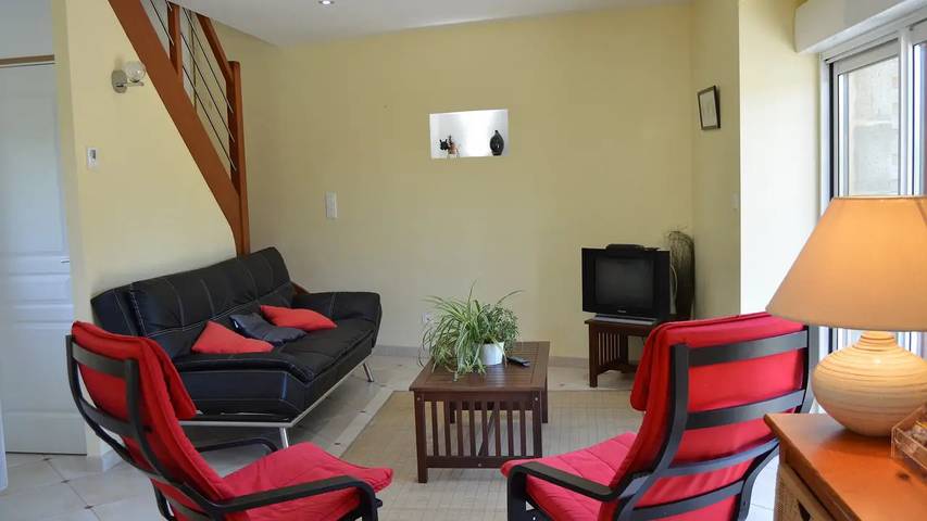 Location de vacances pour 7 personnes, avec jardin à Isigny-le-Buat