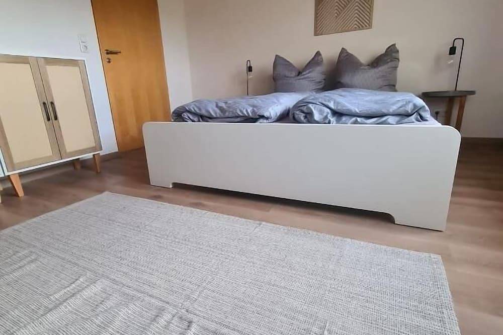 Ganze Wohnung, Großzügige Ferienwohnung 75qm mit lichtdurchfluteter Atmosphäre in Bad Staffelstein, Oberes Maintal - Coburger Land