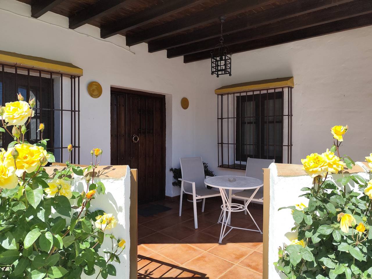 Casa en montañas tranquilas con piscina, terraza, balcón y Wi-Fi; aparcamiento disponible in El Borge, Costa del Sol