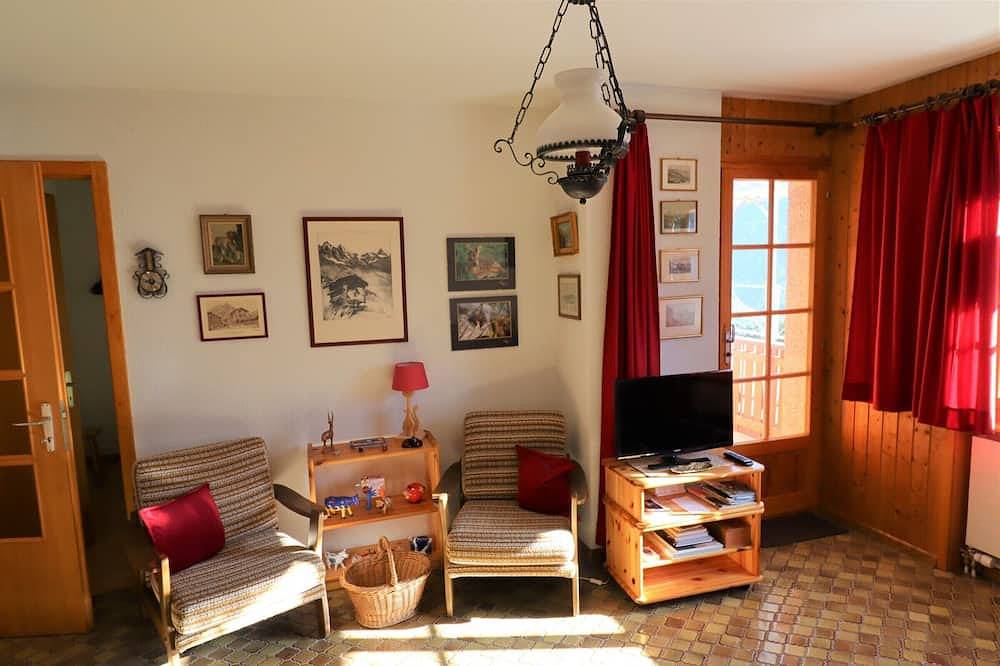 Ganze Wohnung, Außen: 2-Zimmer-Wohnung mit Südbalkon mit Blick auf das Matterhorn. Klappbare Terrassenmöbel. Für 2 in Saint Luc, Anniviers